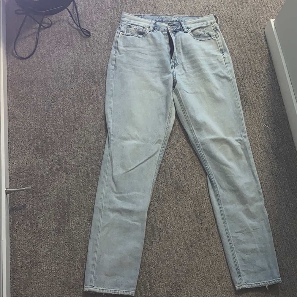 american eagle mom jeans